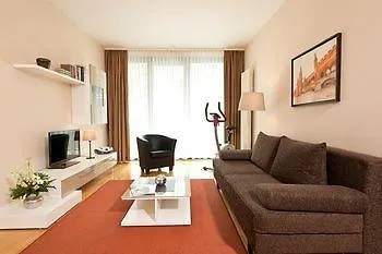 Residenz Am Deutschen Theater מלון דירות 3*